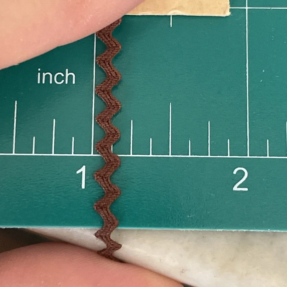Brown Fabric Trim Edge Detail Rick-rack  130